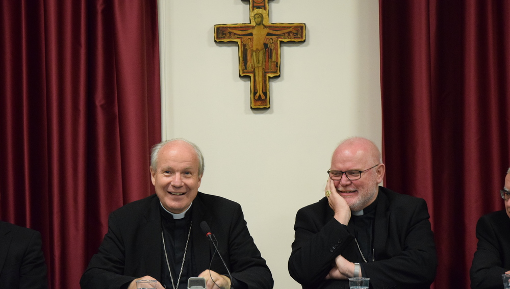Pressekonferenz zum Abschluss der Familiensynode 2015 mit Kardinal Christoph Schönborn und Kardinal Reinhard Marx
