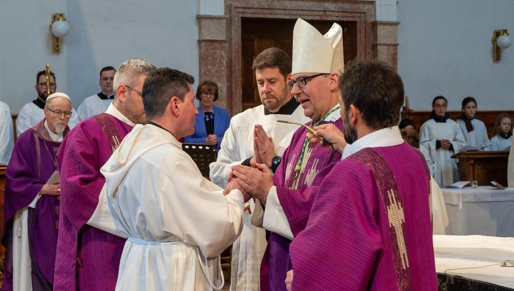 Bischof Glettler bei Diakonenweihe am 9. März 2024 im Innsbrucker Dom