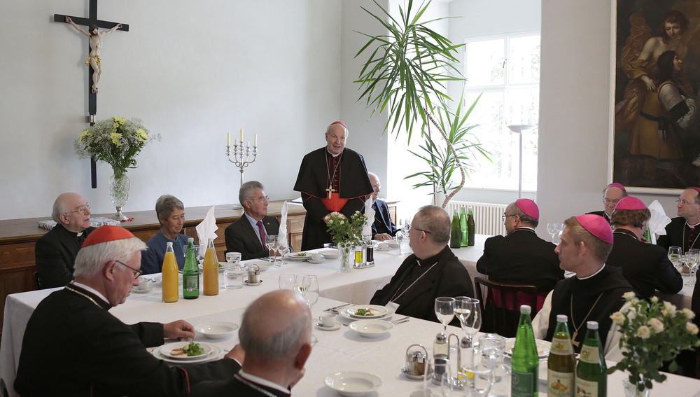 Mittagessen der Österreichischen Bischofskonferenz zu Ehren des Herrn Bundespräsidenten und von Frau Margit Fischeram Dienstag, dem 14. Juni 2016 um 13:00 Uhr im Superiorat Mariazell
