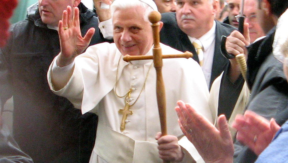 Papst mit Pilgerstab in Mariazell