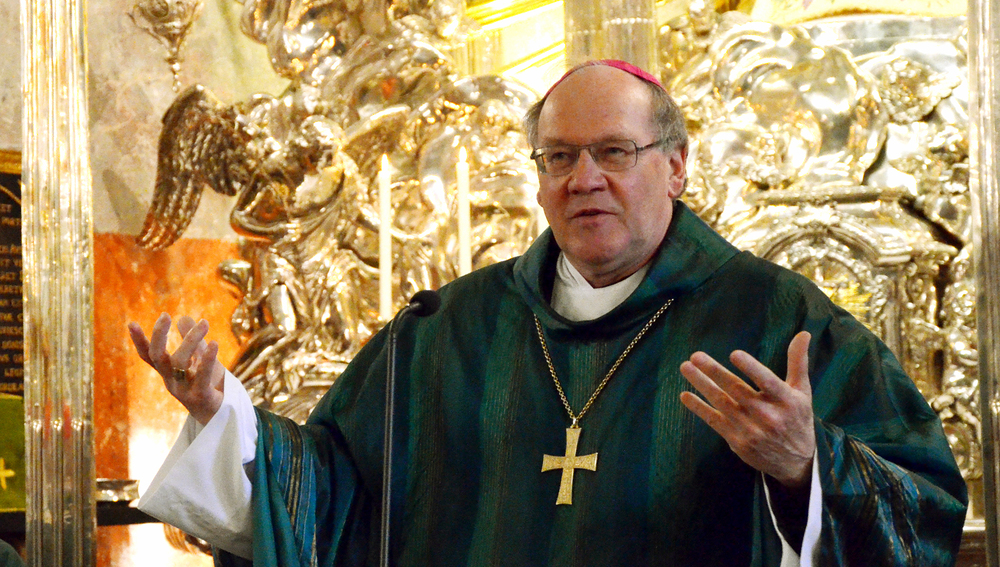 Bischof Alois Schwarz predigt beim Mariazeller Gnadenaltar