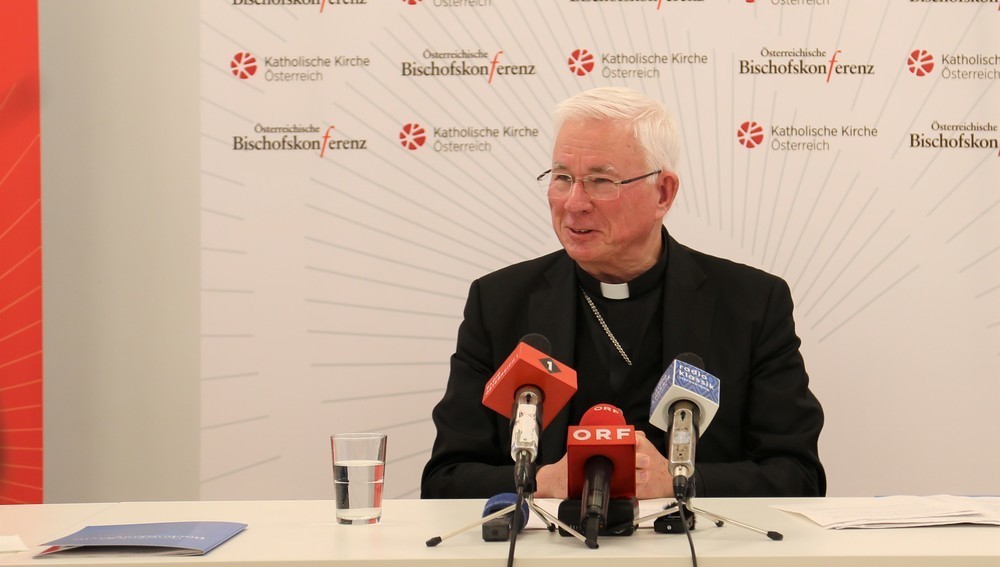 Pressekonferenz der Österreichischen Bischofskonferenz mit Erzbischof Franz Lackner (Vorsitzender der Österreichischen Bischofskonferenz), Club 4, Wien, 17. März 2023
