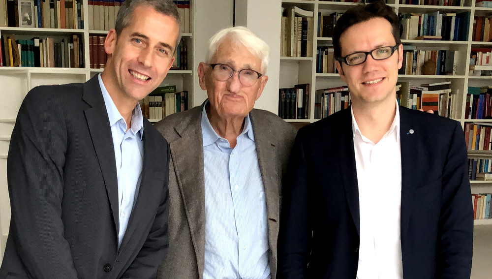 v.l.: Henning Klingen (Kathpress), Jürgen Habermas, Prof. Martin Dürnberger (Salzburg)