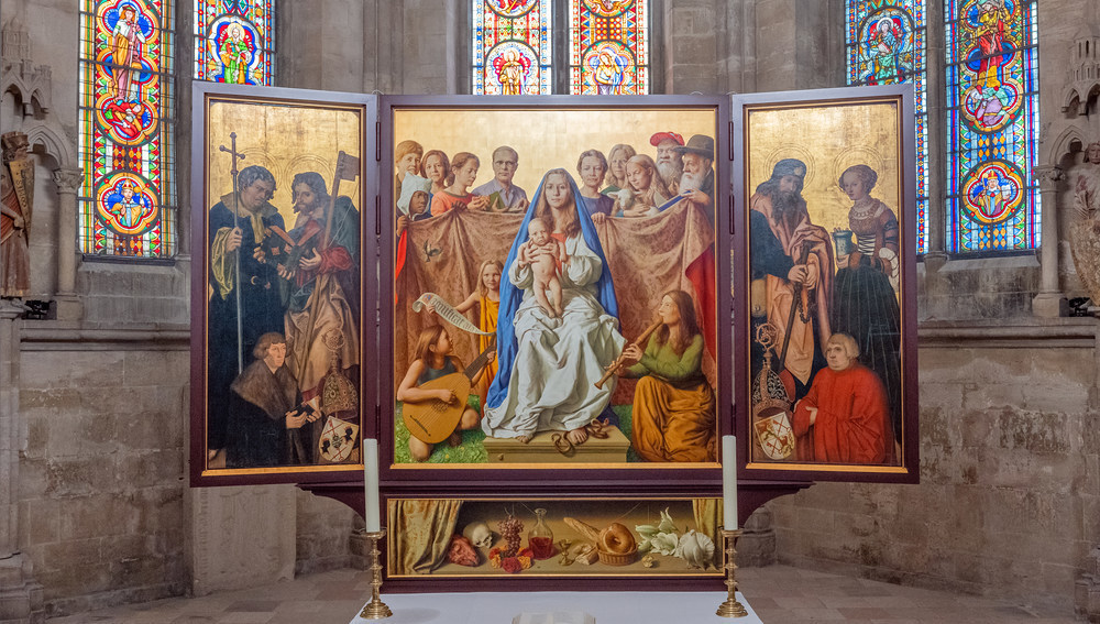 Marienaltar im Westchor des Naumburger Doms am 6. Juli 2022 in Naumburg. Gestaltung der Seitenflügel von Künstler Lucas Cranach dem Älteren, neu geschaffener Mittelteil vom Leipziger Künstler Michael Triegel.HINWEIS (zu Triegel): Für die Nutzung si