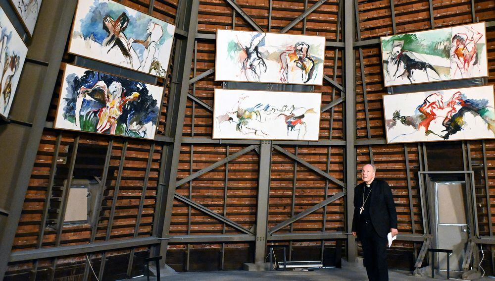 Übergabe des Kreuzweg-Zyklus von Herwig Zens an die Domkirche St. Stephan am 17. Juni 2024 - Festakt am Dachboden des Stephansdomes