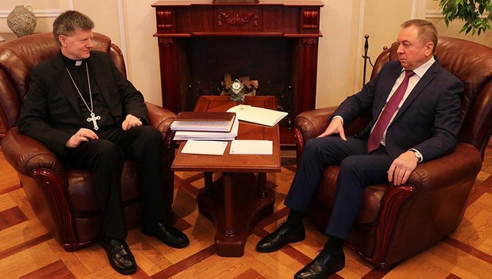 Nuntius Ante Jozic mit Außenminister Wladimi Makej