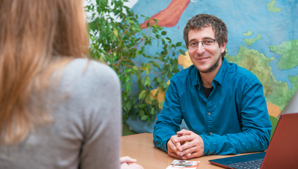 Beratungsstelle 'Weltwegweiser' für Freiwilligeneinsätze im Ausland