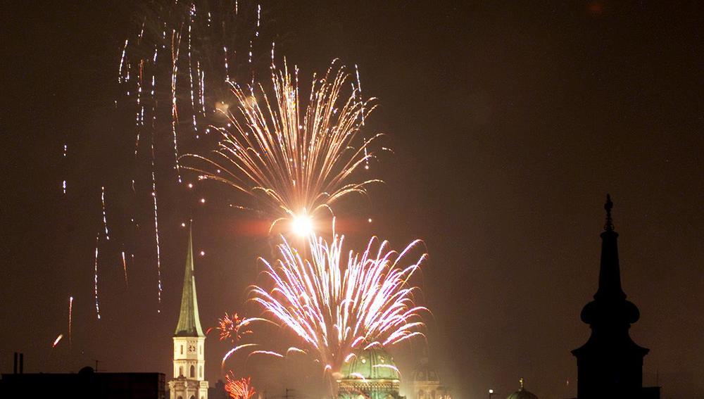 Silvesterraketen über der Wiener Innenstadt