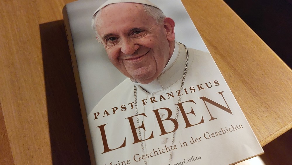 Buchcover Papst Franziskus 'Leben. Meine Geschichte in der Geschichte'