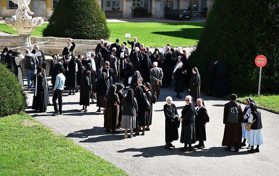 Oberösterreichische Ordensleute bei Treffen ihrer diözesanen Konferenz in St. Florian