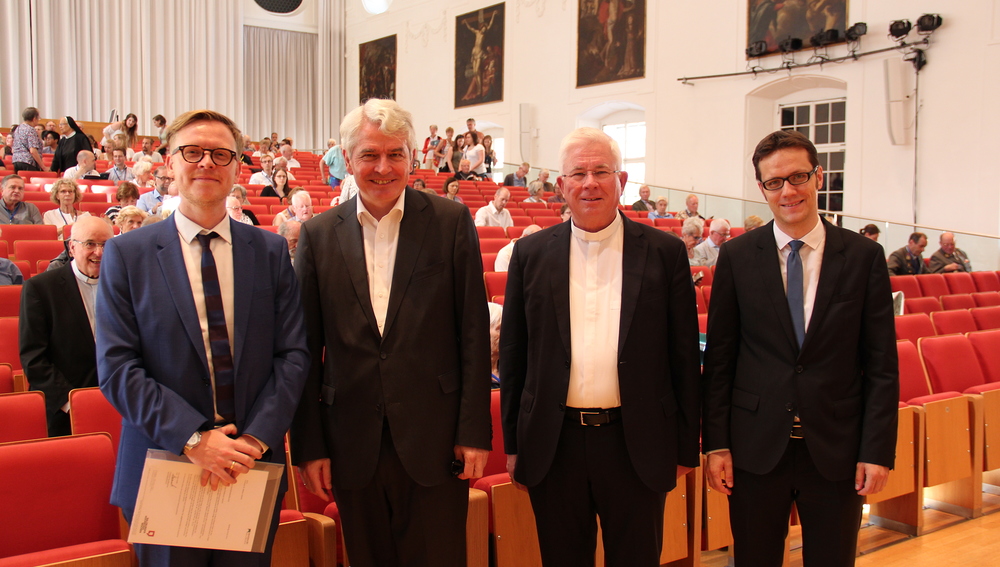 v.l.: Prof. Markus Gabriel, Rektor Heinrich Schmidinger, Erzbischof Franz Lackner, SHW-Obmann Prof. Martin Dürnberger