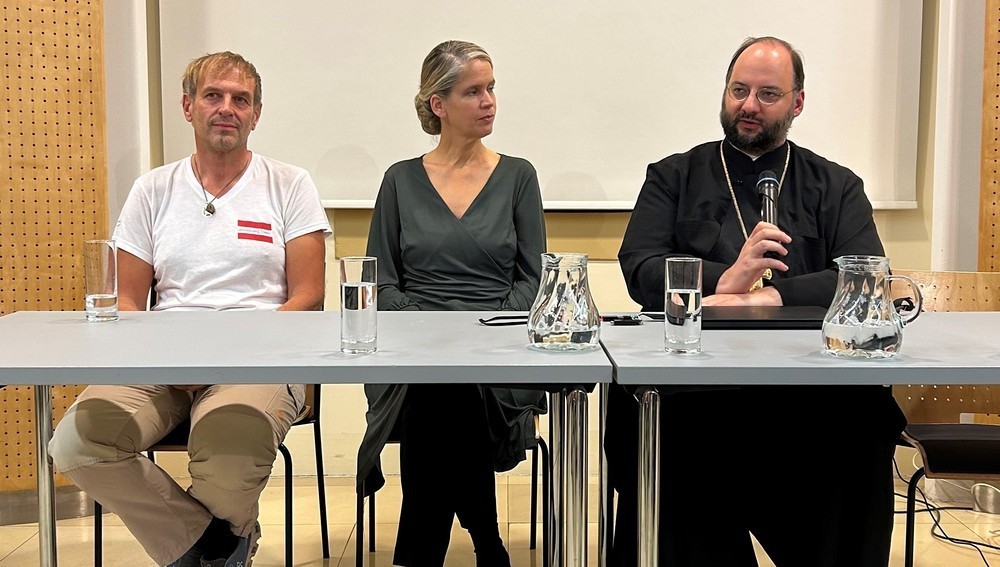 Ökumenisches Symposion 'Glauben mit allen Sinnen' am 14. Oktober in Wien - v.l.: Johannes Aschauer (Begründer des 'Jerusalemweges'), Friederike von Krosigk (Schauspielerin, Leiterin von Theatergottesdiensten) und Archimandrit Athanasius Buk (Griechis