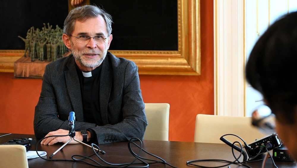 Der am 17. Oktober 2025 ernannte neue Wiener Erzbischof bei einem Pressegespräch mit Kathpress und Medien der Erzdiözese Wien