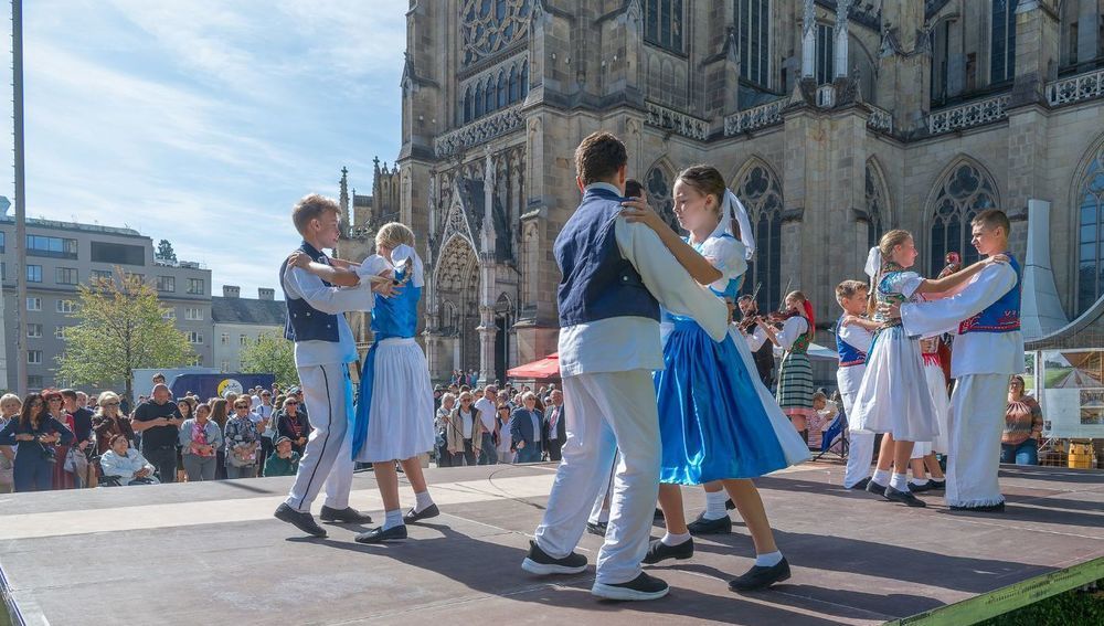 Volkstanzgruppe am 'Sonntag der Völker' in Linz