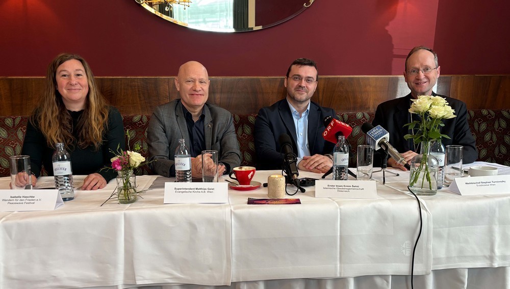 Festivalleiterin Isabella Haschke, Superintendent Matthias Geist, Imam Ermin Sehic, Weihbischof Stephan Turnovszky