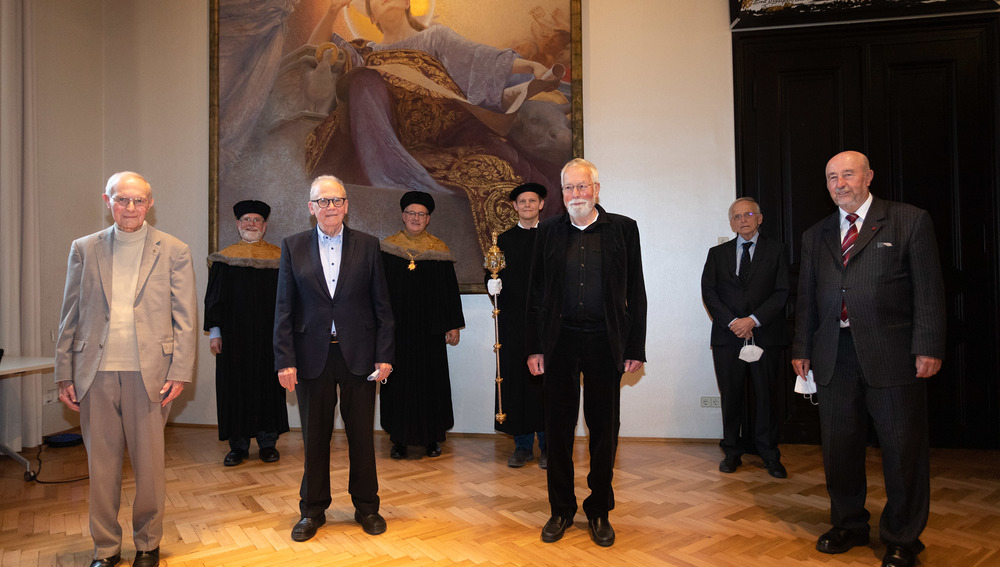 Verleihung am 20. Oktober 2020 in Wien - v.l. erste Reihe: Georg Braulik, Emmerich Tálos, Alfred Kirchmayr, Günter Virt. (es fehlt: Johann Reikerstorfer)