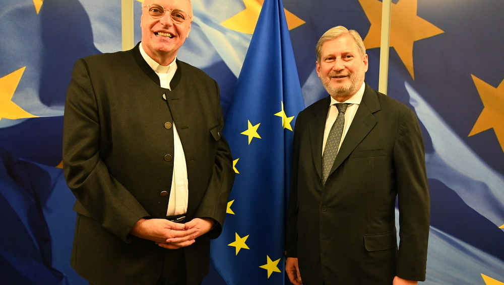 Bischof Ägidius Zsifkovics und Johannes Hahn (EU-Kommissar)