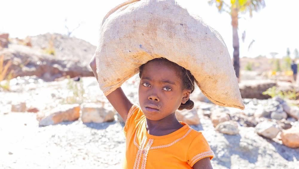 Kinderarbeit in Mica-Minen auf Madagaskar