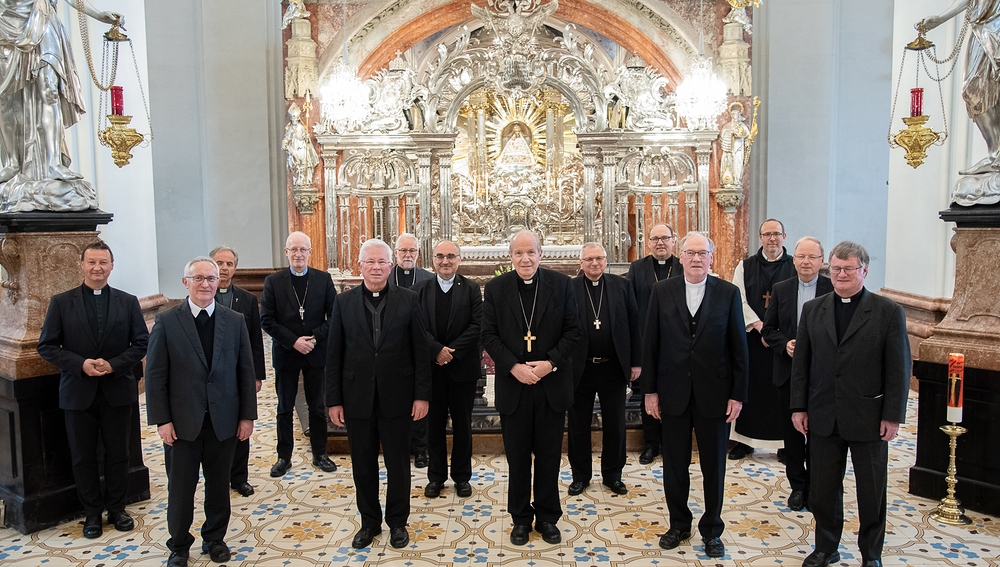 Gruppenfoto der Bischöfe zum Auftakt ihrer Sommervollversammlung am vom 15. bis 18. Juni 2020 in Mariazell