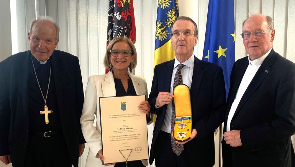Kardinal Schönborn, LH Mikl-Leitner, Peter Krömer, Bischof Schwarz am 19.9.2023 im St. Pöltner Landhaus