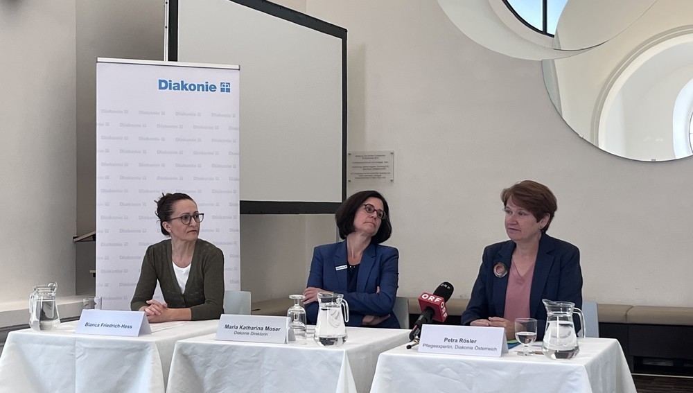 (v.l.) Bianca FriePressekonferenz am 21. September 2026 in Wien - (v.l.) Bianca Friedrich-Hess, Maria Katharina Moser und Petra Röslerdrich-Hess, Maria Katharina Moser und Petra Rösler