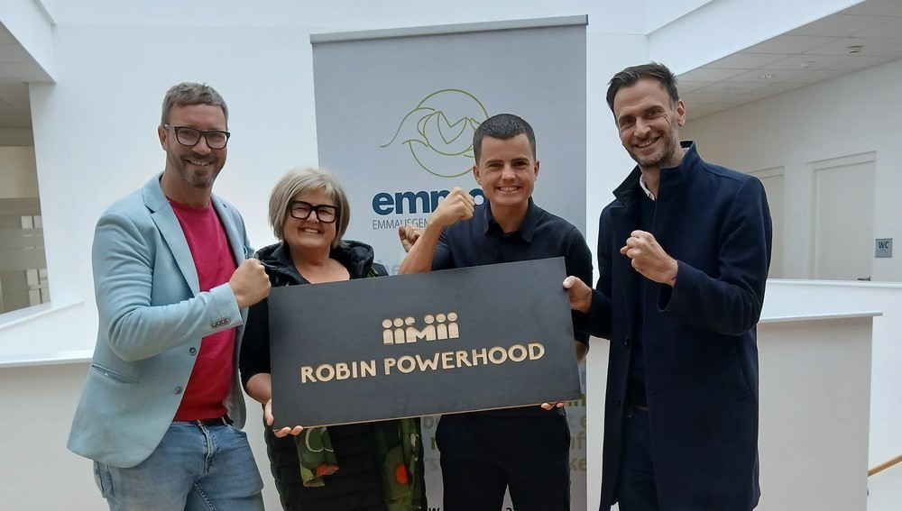 v.l.n.r. Jürgen Schmatzer (Stabstellenleiter Projektkoordination), Ingrid Neuhauser, Valentin Neuhauser (GF Robin Powerhood), Christoph Endres (GF Emmaus)