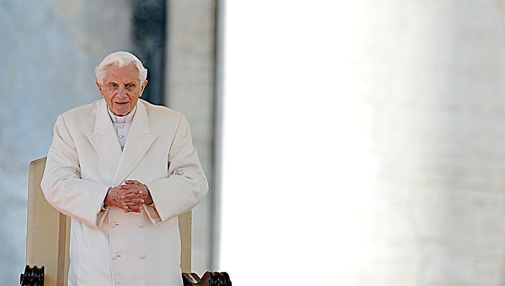 Papst Benedikt XVI. bei seiner letzten Generalaudienz auf dem Petersplatz im Vatikan am 27. Februar 2013.