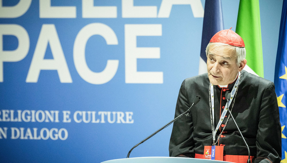 Kardinal Matteo Zuppi, Erzbischof von Bologna (Italien) und Vorsitzender der Italienischen Bischofskonferenz (CEI), spricht beim Weltfriedenstreffen der katholischen Gemeinschaft Sant Egidio am 23. Oktober 2022 in Rom
