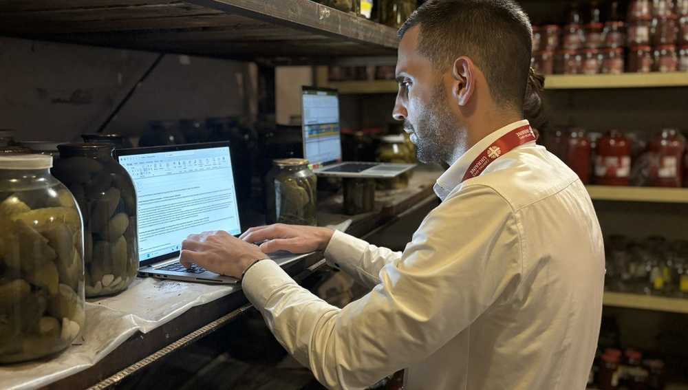 Arbeit im Luftschutzkeller bei russischem Angriff in Kiew