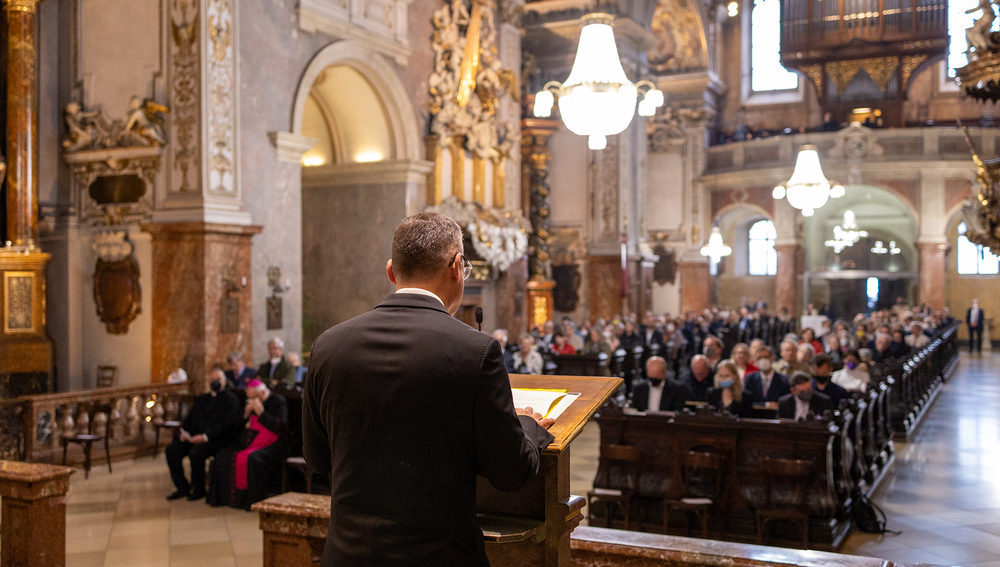 Kathpress 75 Jahre - Feier in der Franziskanerkirche