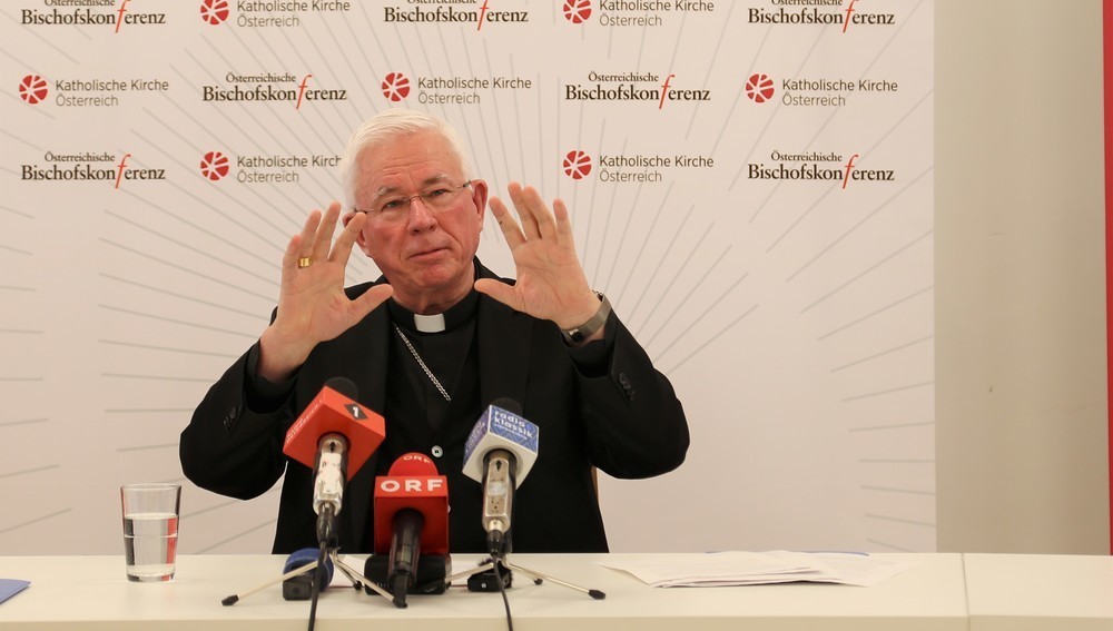 Pressekonferenz der Österreichischen Bischofskonferenz mit Erzbischof Franz Lackner (Vorsitzender der Österreichischen Bischofskonferenz), Club 4, Wien, 17. März 2023