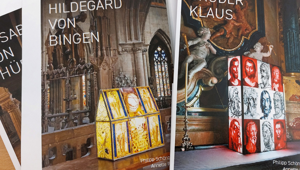 Kunstbücher zur Ausstellung Santi Pellegrini von Philipp Schönborn