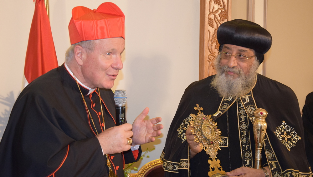Begrüßung in der Patriarchalresidenz der koptisch-orthodoxen Kirche in Kairo (Kardinal Christoph Schönborn und Papst-Patriarch Tawadros II.)