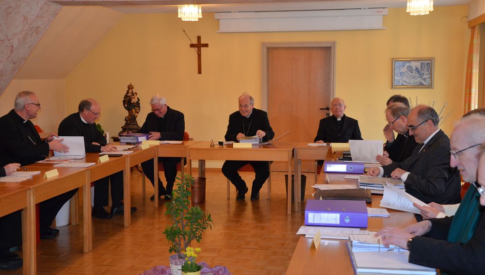 Österreichische Bischofskonferenz bei der Frühjahrsversammlung im März 2016 in Linz
