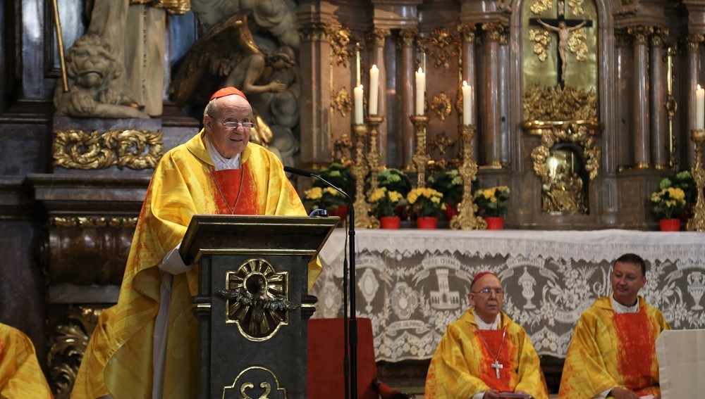 Kathpress 75 Jahre - Kirche Franziskanerkloster - Gottesdienst - Kardinal Schönborn, Wien, 4. Mai 2022