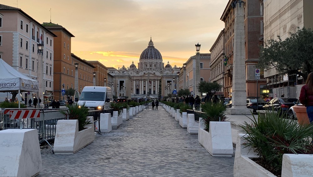 Blick von der Via della Conciliazione in Richtung Petersplatz  