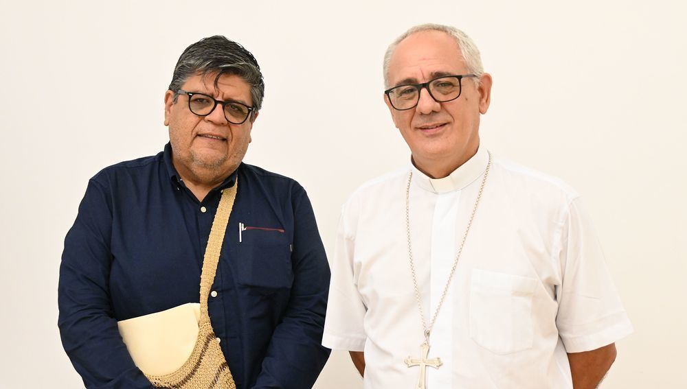 Manuel Cornejo und Bischof Miguel Angel Cadenas Cardo